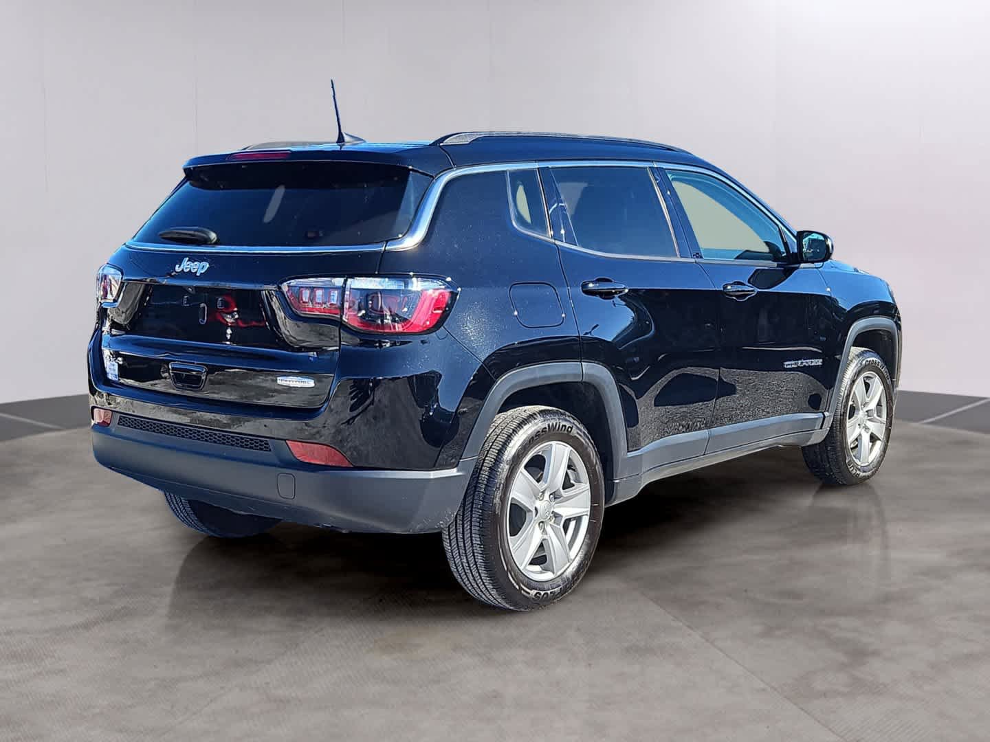 Used 2022 Jeep Compass Latitude w/ Convenience Group AWD/4WD image 4