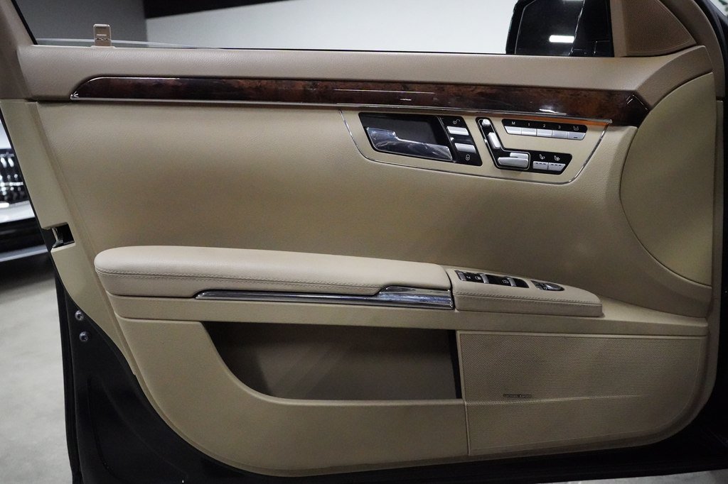 Used 2013 Mercedes-Benz S 550 4MATIC image 9