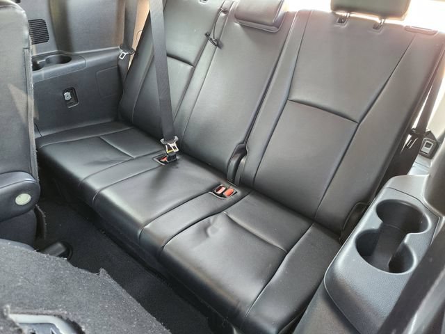Used 2023 Toyota Highlander XLE FWD image 32