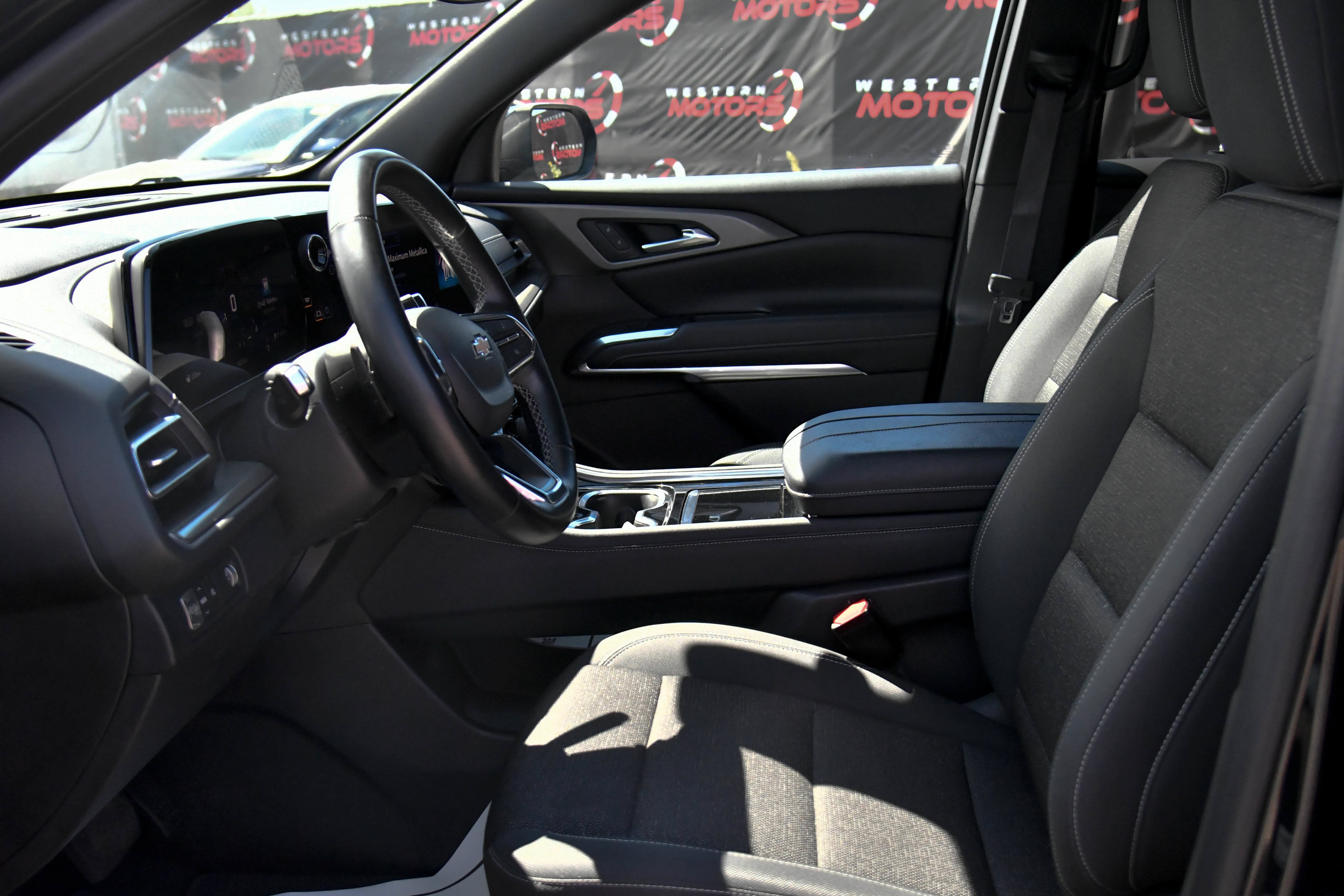 Used 2024 Chevrolet Traverse LT FWD image 18