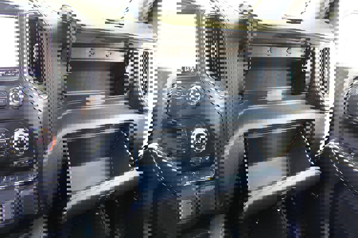 Used 2021 GMC Sierra 1500 AT4 w/ AT4 Preferred Package image 23