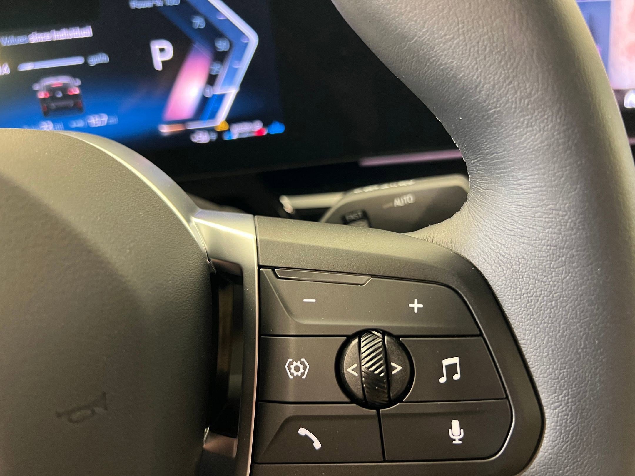 Used 2025 BMW X2 xDrive28i w/ Convenience Package image 25