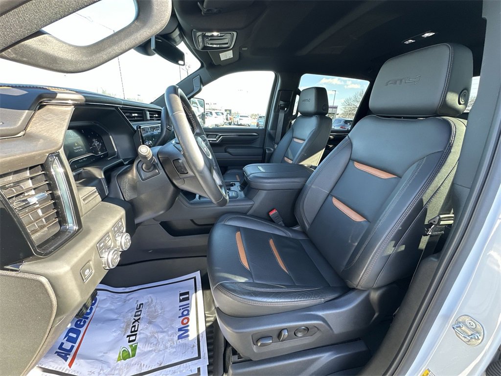 Used 2024 GMC Sierra 2500 AT4 image 11