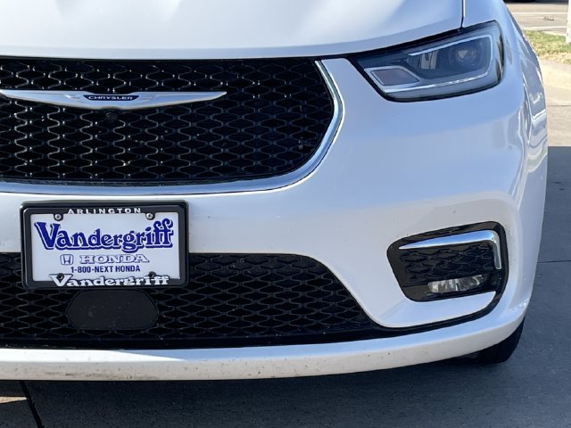 Used 2024 Chrysler Pacifica Touring-L FWD image 7