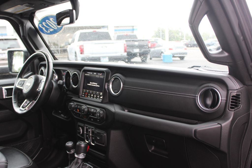 Used 2023 Jeep Wrangler Unlimited Sahara w/ Cold Weather Group AWD/4WD image 29