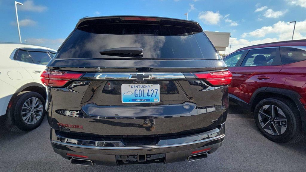 Used 2023 Chevrolet Traverse Premier w/ Redline Edition image 6