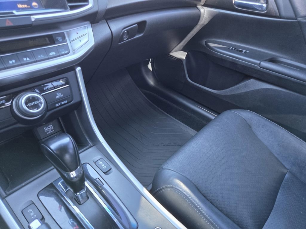 Used 2014 Honda Accord Touring image 12