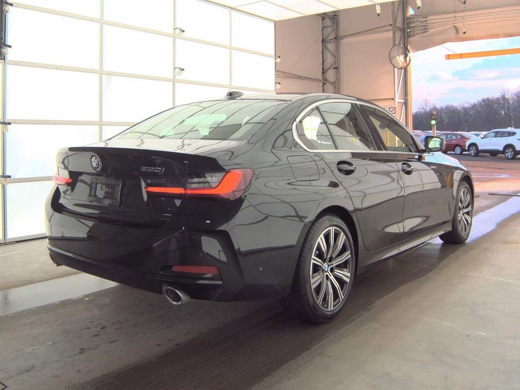 Used 2025 BMW 330i xDrive Sedan w/ Premium Package image 6