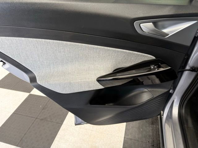 Used 2023 Volkswagen ID.4 Pro AWD/4WD image 17