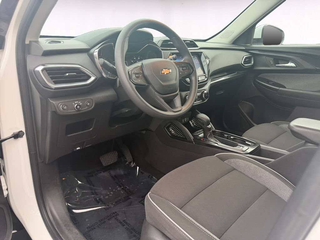 Used 2023 Chevrolet TrailBlazer LT w/ Convenience Package AWD/4WD image 10