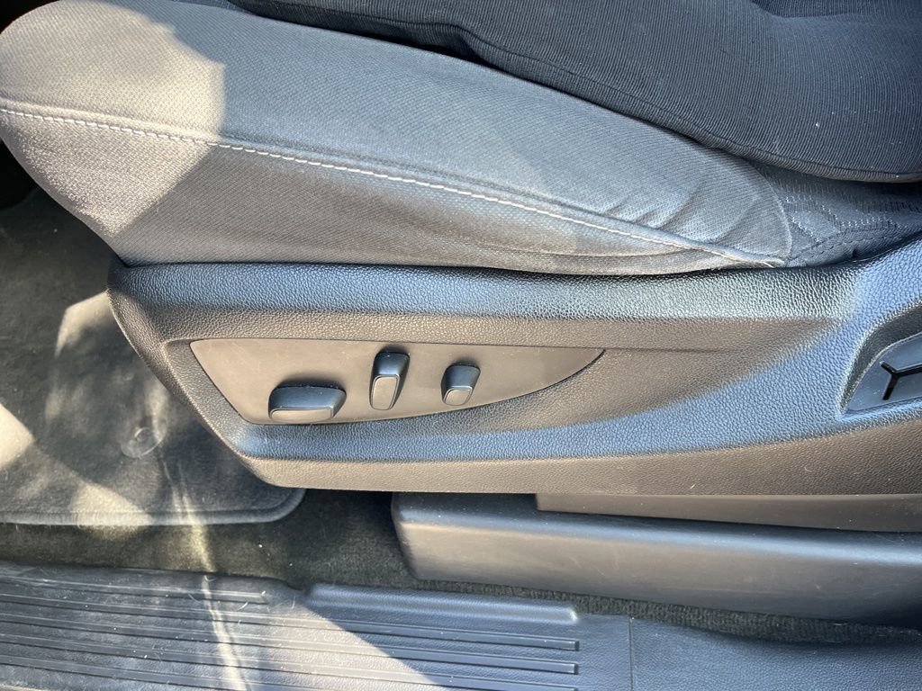 Used 2017 GMC Yukon SLE w/ HD Trailering Package image 10