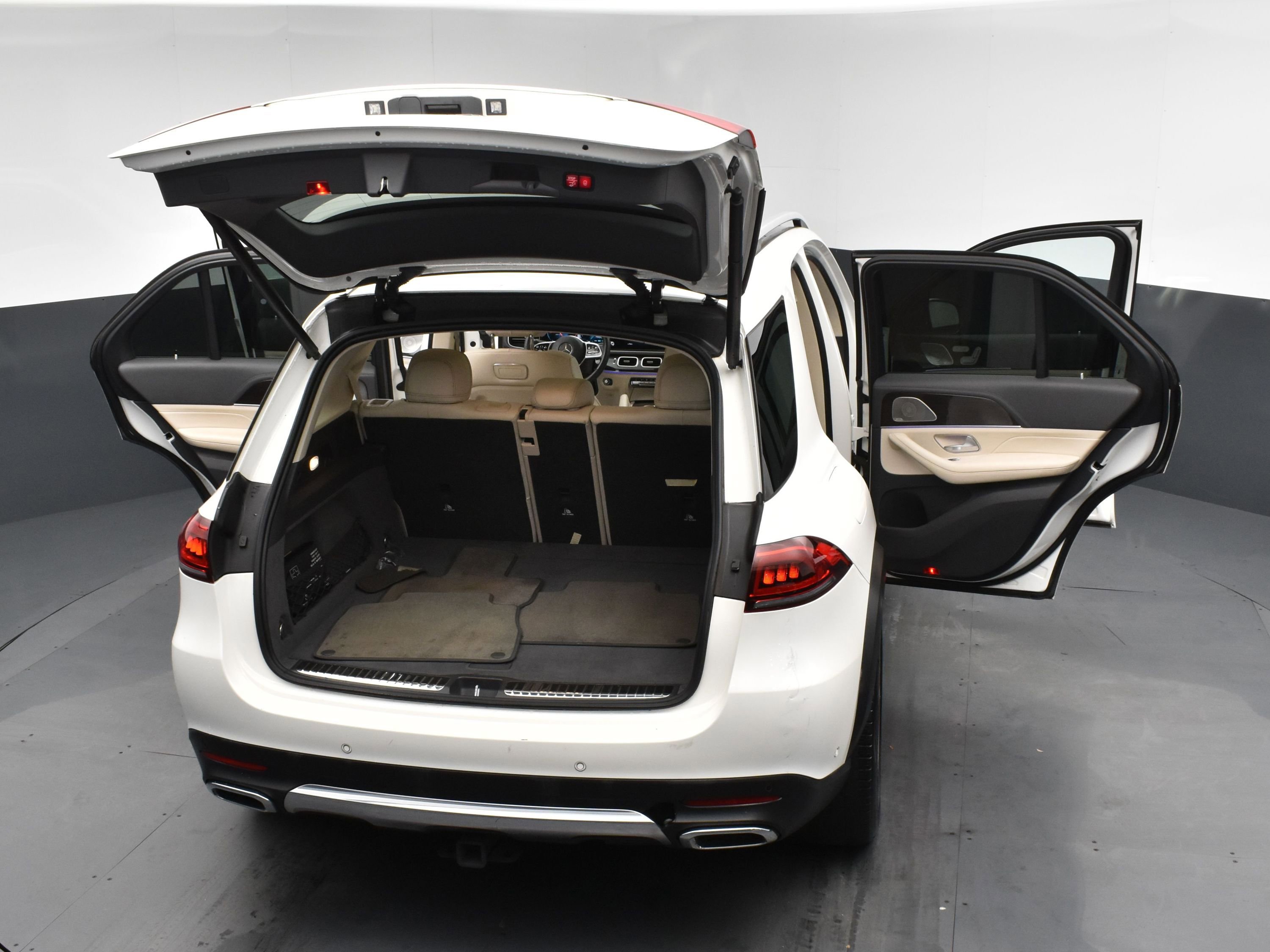 Used 2020 Mercedes-Benz GLE 450 4MATIC w/ MBUX Technology Package image 27