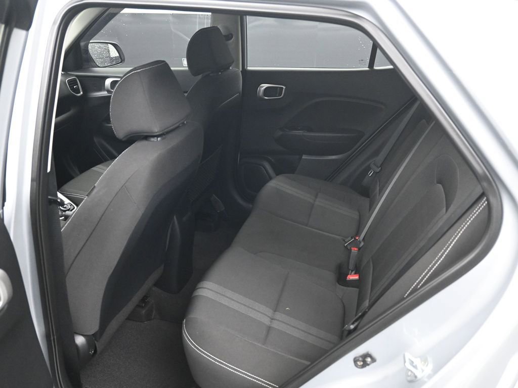 Used 2020 Hyundai Venue SEL image 10