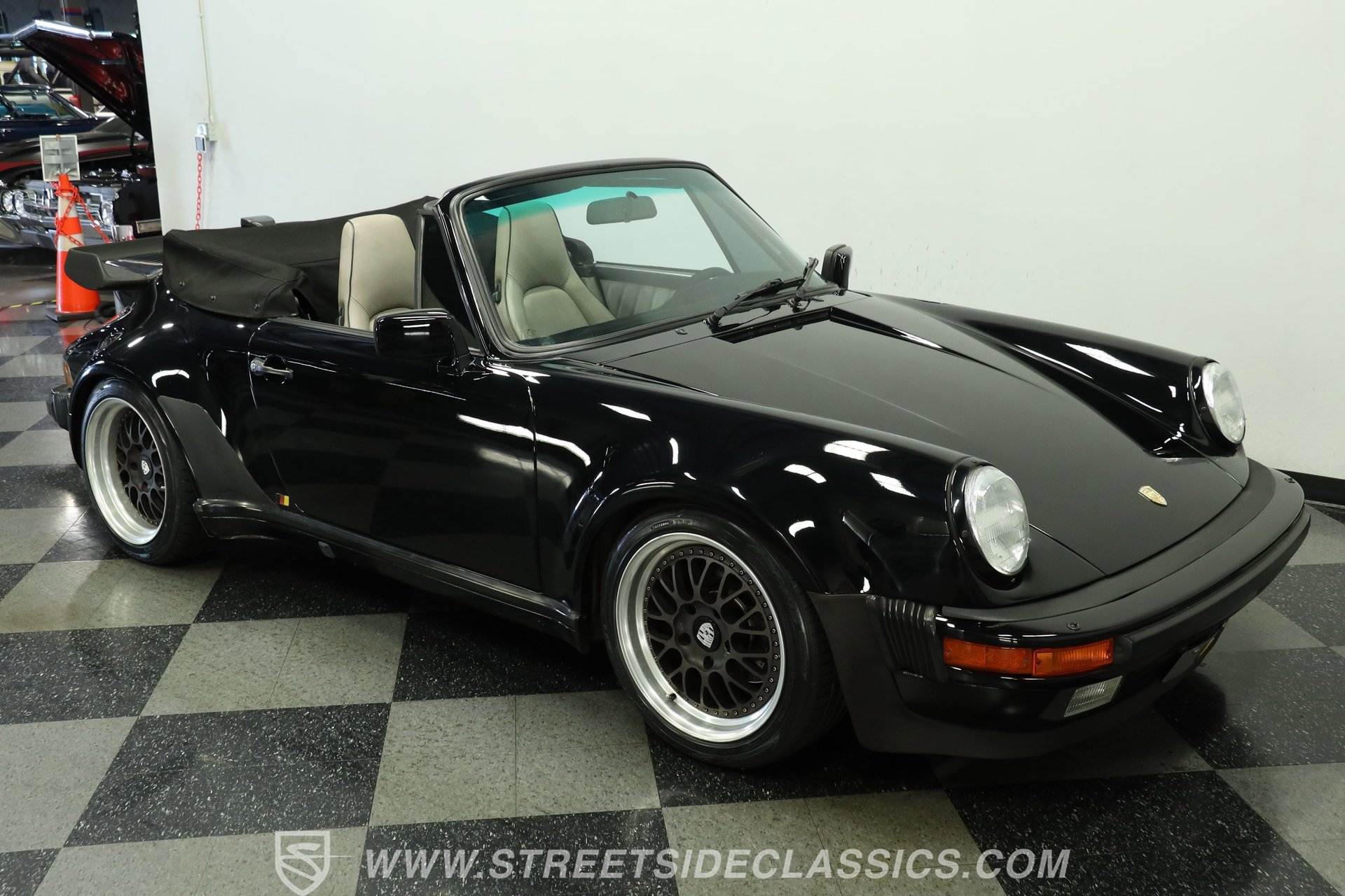 Used 1988 Porsche 911 Carrera RWD image 13