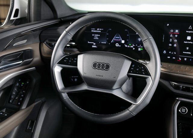 Certified 2025 Audi Q5 Premium Plus image 12