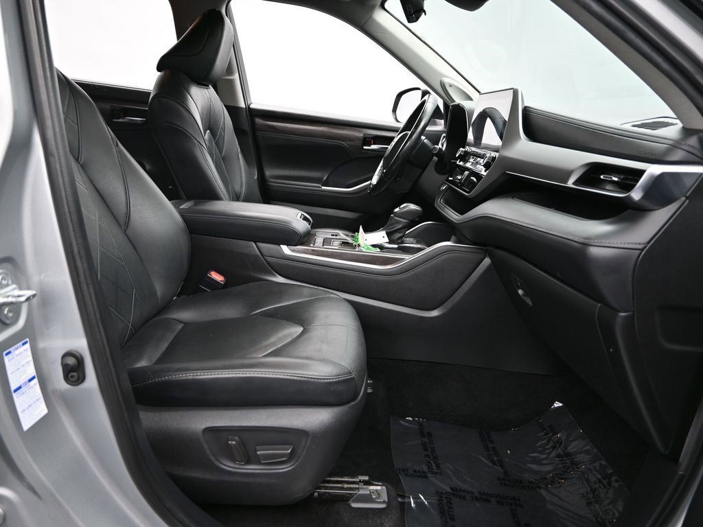 Used 2021 Toyota Highlander Platinum image 17