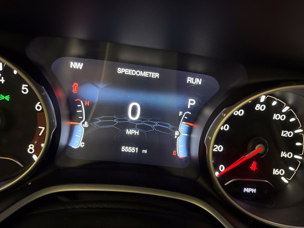 Used 2019 Jeep Compass Latitude w/ Popular Equipment Group AWD/4WD image 3