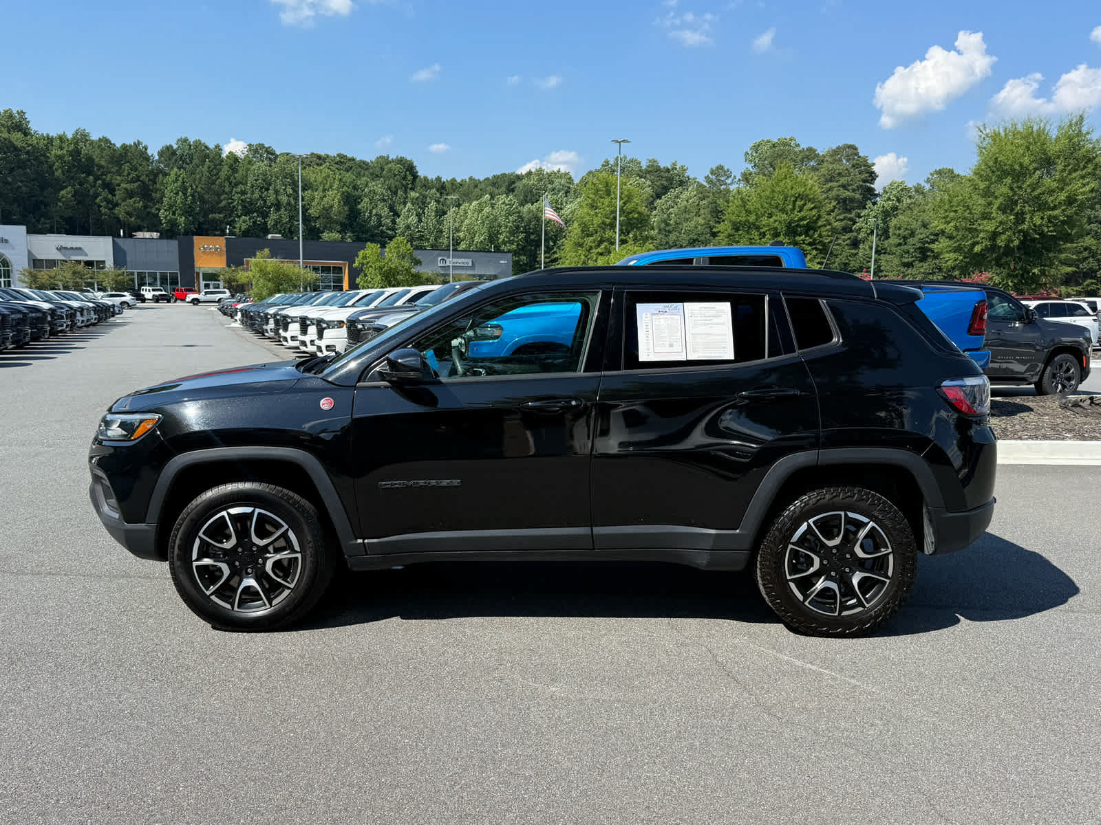 Used 2024 Jeep Compass Trailhawk AWD/4WD image 2