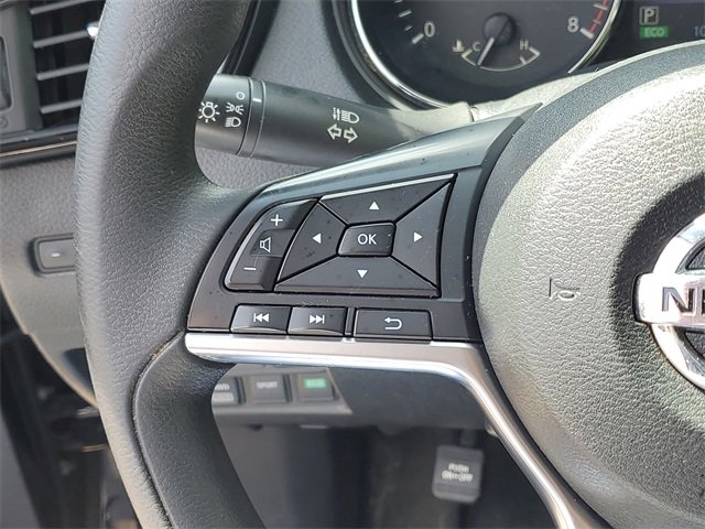 Used 2018 Nissan Rogue S image 16