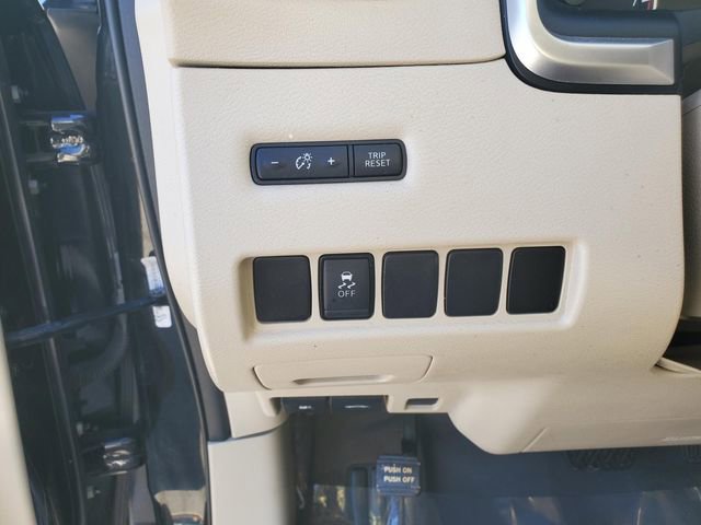 Used 2017 Nissan Murano SV image 20