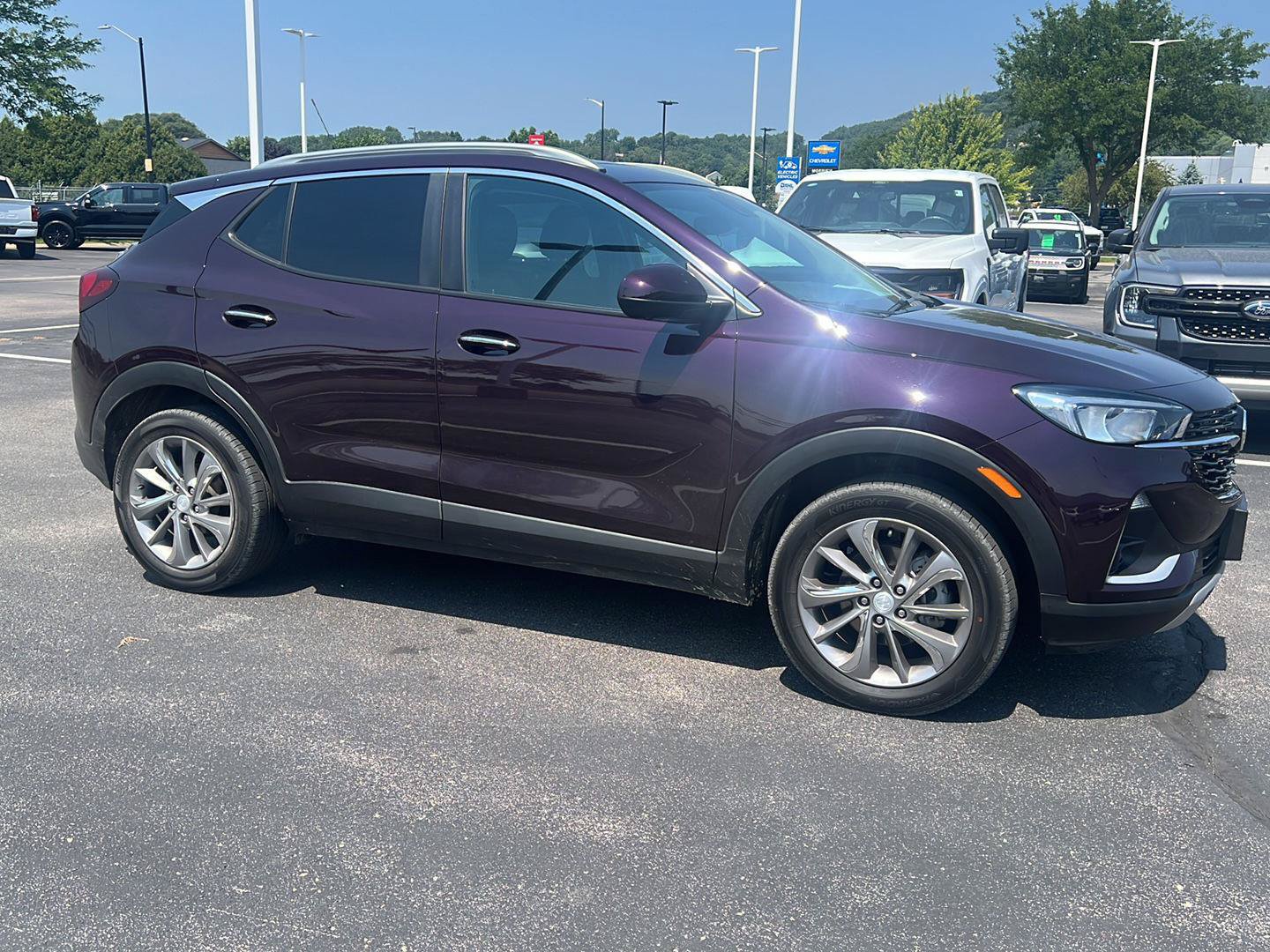 Used 2021 Buick Encore GX Select w/ Advanced Technology Package AWD/4WD image 3