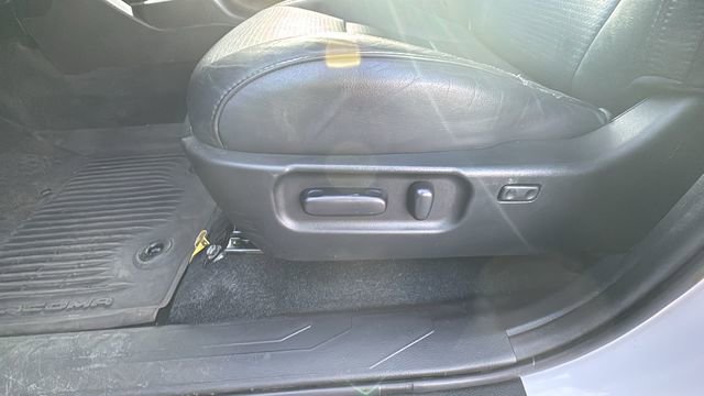 Used 2023 Toyota Tacoma Limited w/ Black Out Package (TMS) AWD/4WD image 29