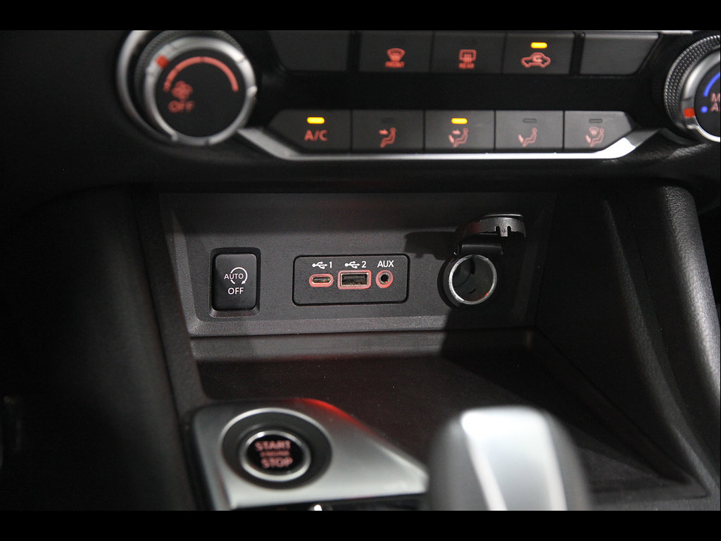 Used 2025 Nissan Sentra SV FWD image 14