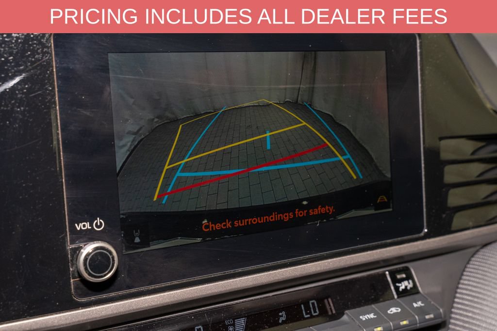 Used 2025 Toyota Camry SE FWD image 13