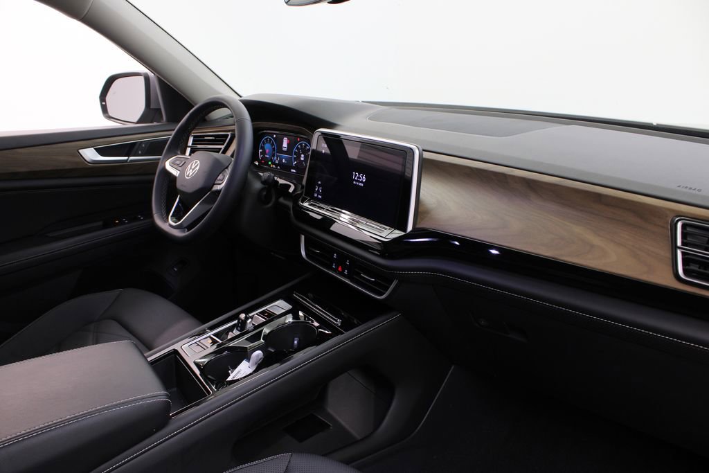 Certified 2024 Volkswagen Atlas SE FWD image 25