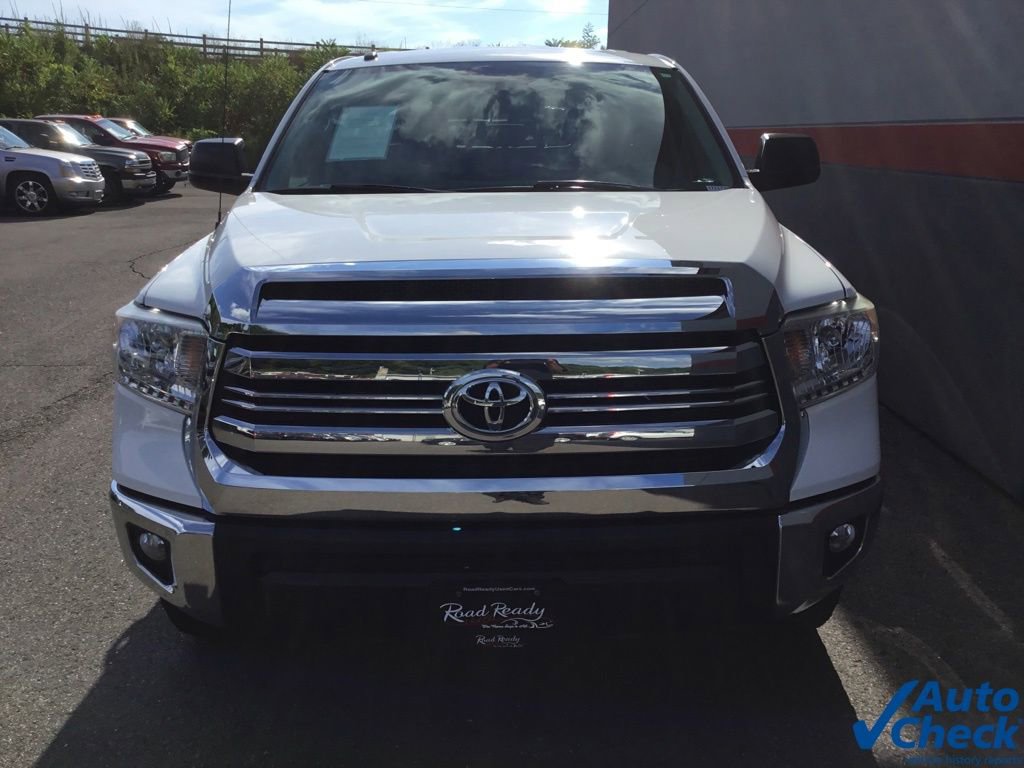 Used 2016 Toyota Tundra SR5 w/ TRD Off Road Package AWD/4WD image 4