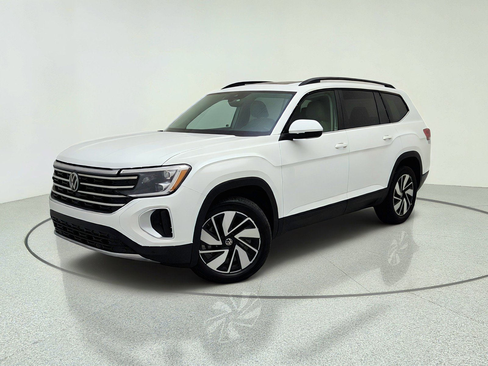 Used 2024 Volkswagen Atlas SE w/ Panoramic Sunroof Package