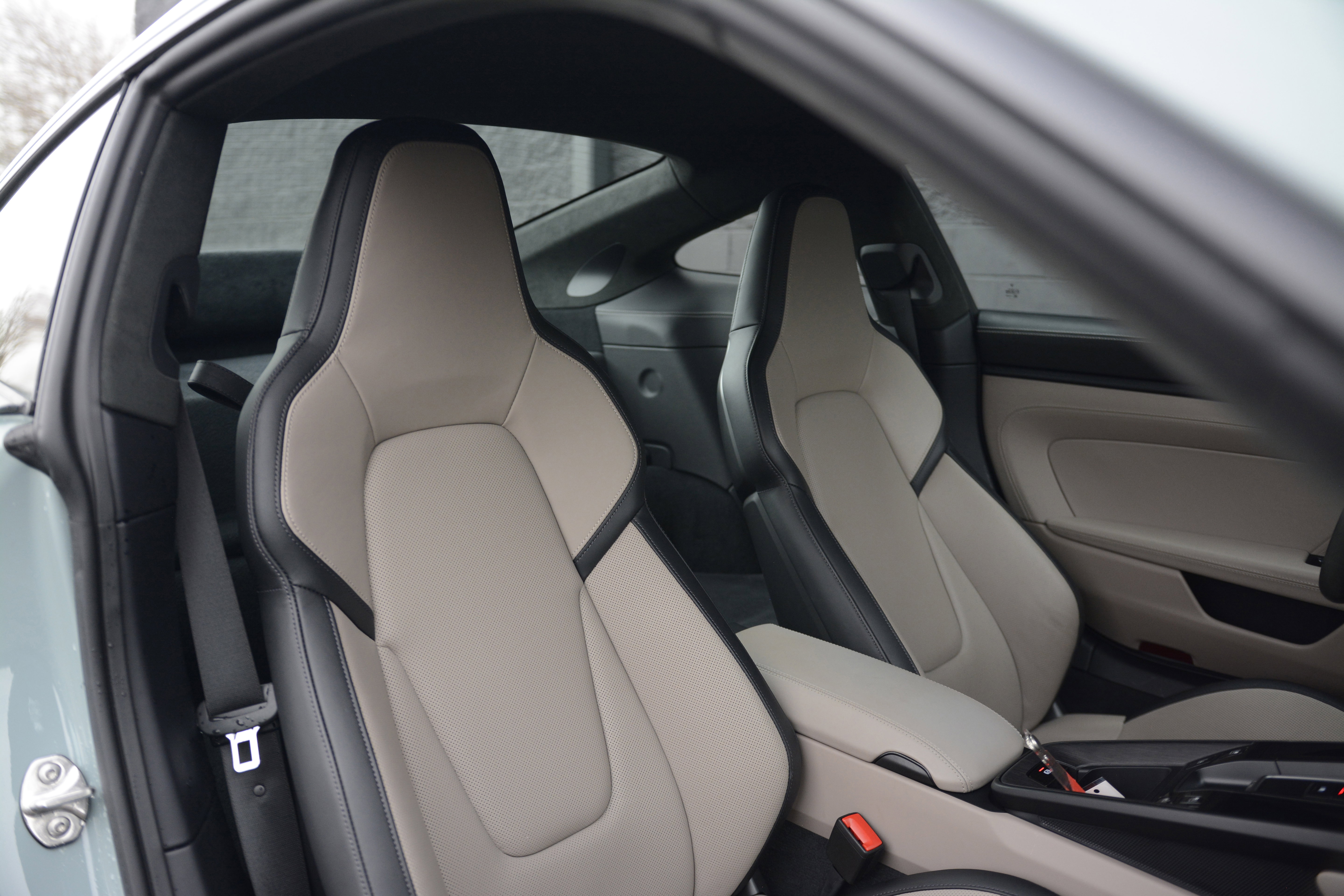 Certified 2025 Porsche 911 Carrera GTS RWD image 27