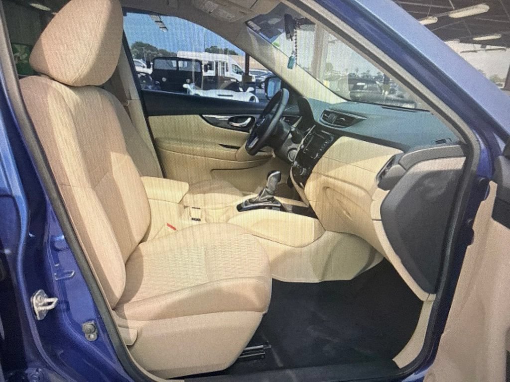 Used 2018 Nissan Rogue SV FWD image 6