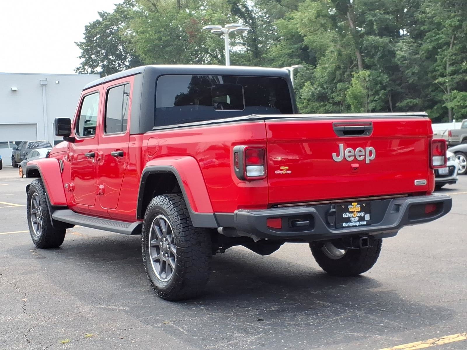 Used 2022 Jeep Gladiator Overland w/ Cold Weather Group AWD/4WD image 4
