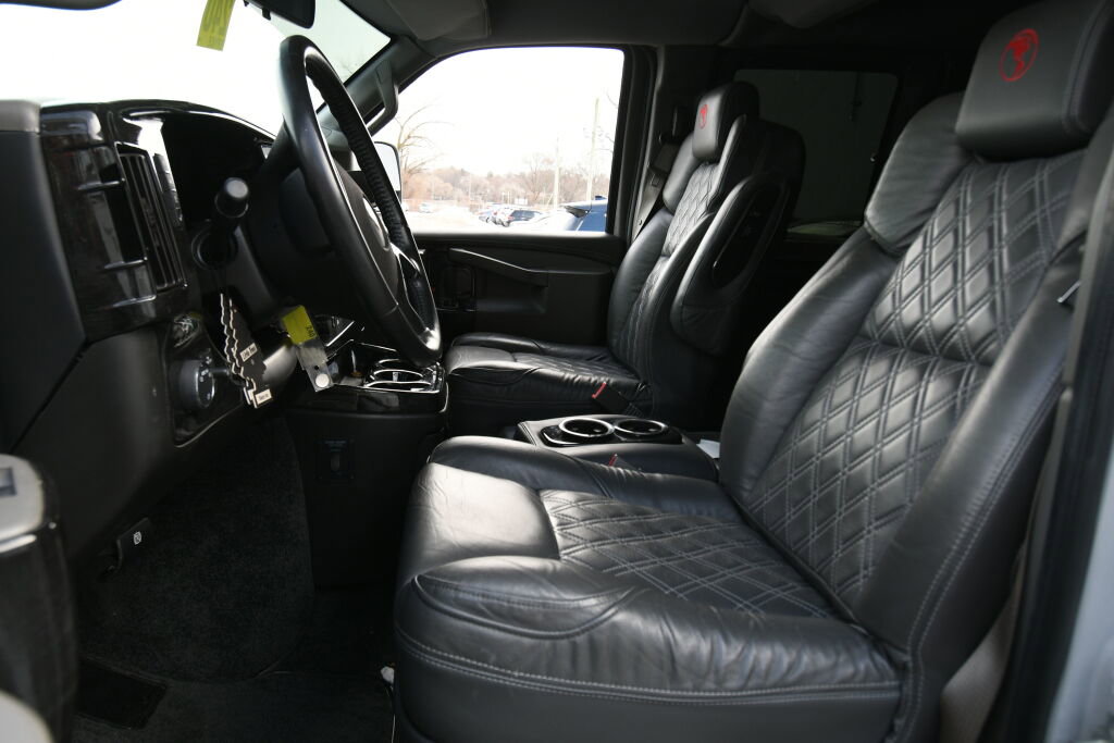 Used 2023 Chevrolet Express 2500 Work Van image 9