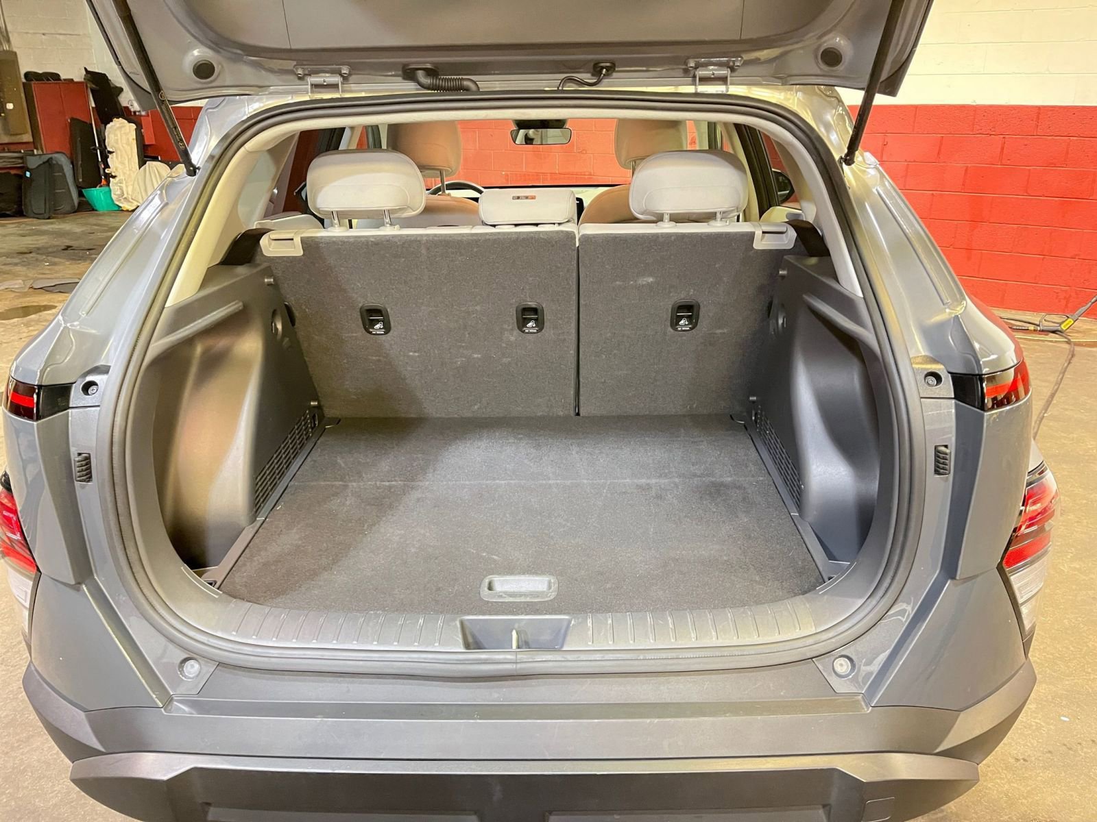 Used 2025 Hyundai Kona SEL image 31