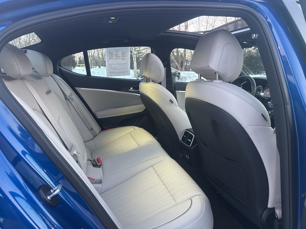 Used 2025 Genesis G70 2.5T w/ Sport Prestige Package image 29