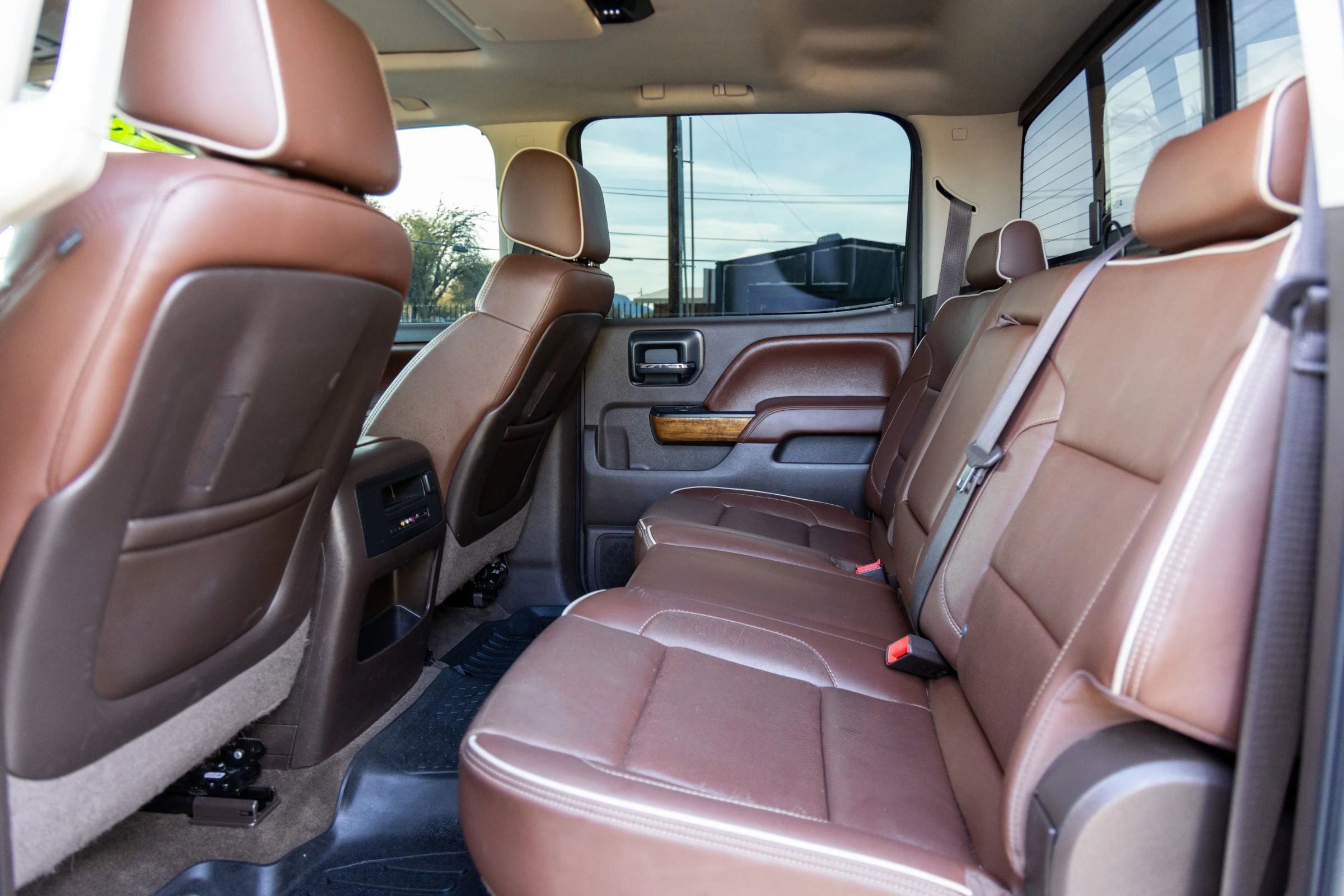 Used 2015 Chevrolet Silverado 1500 High Country image 14