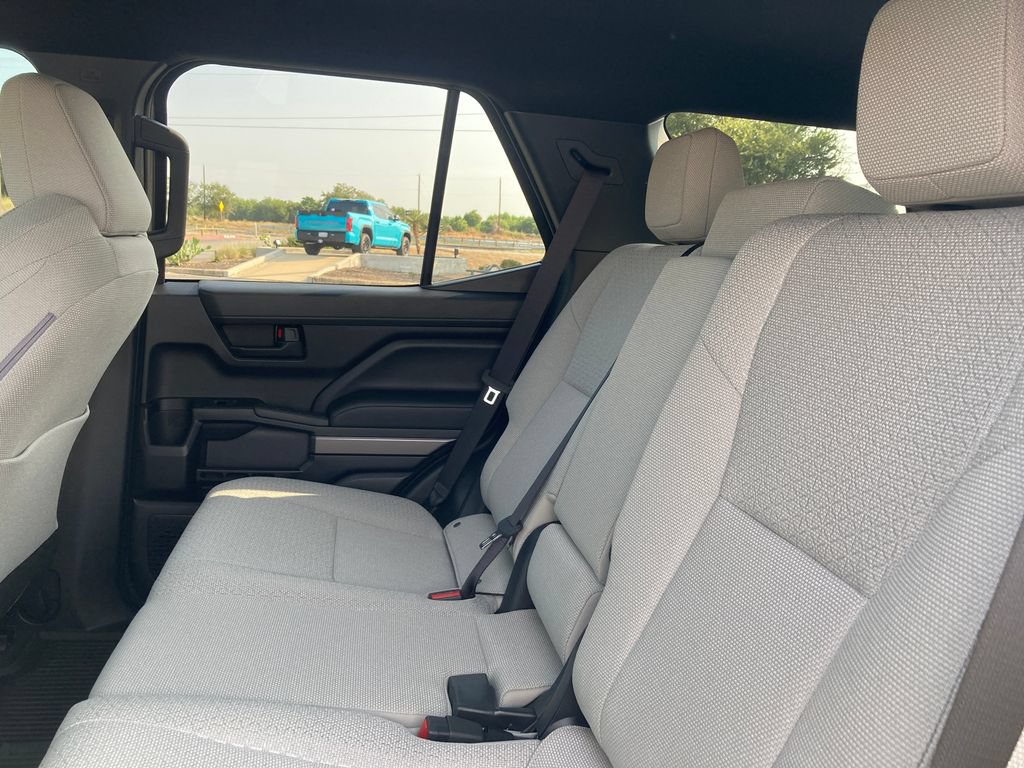 New 2026 Toyota 4Runner SR5 AWD/4WD image 3