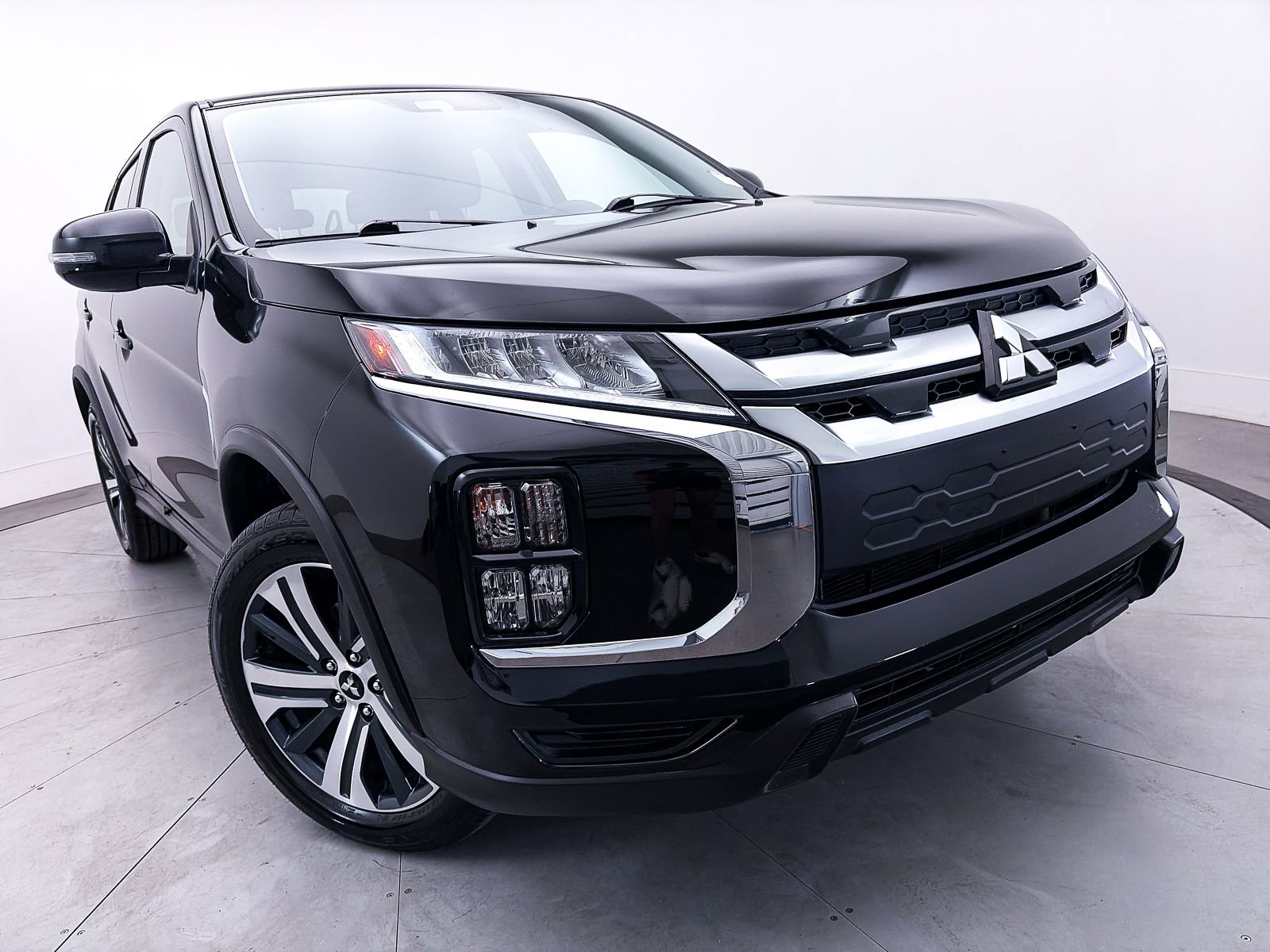 Used 2024 Mitsubishi Outlander Sport SE AWD/4WD image 6