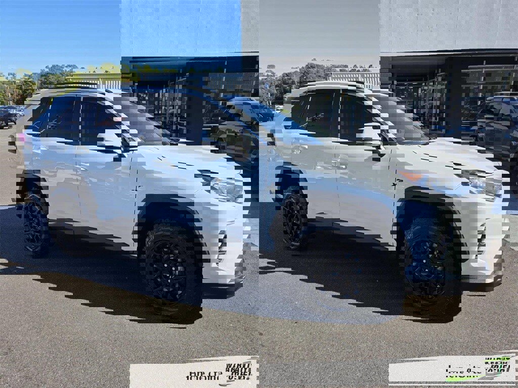 Used 2021 Toyota RAV4 XLE