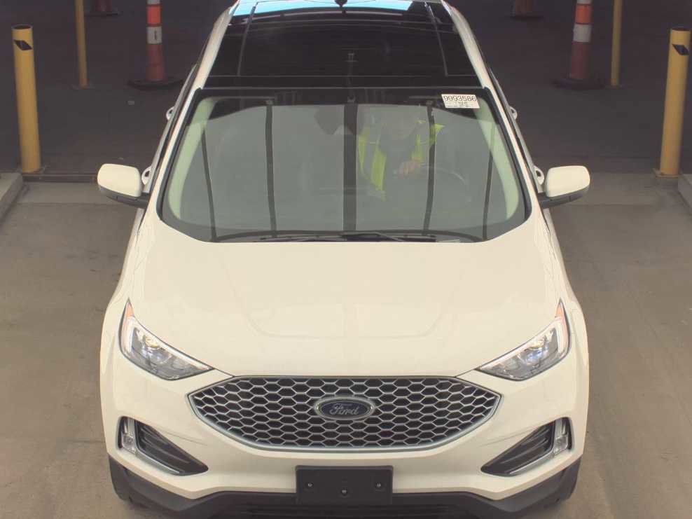 Used 2024 Ford Edge SEL w/ Convenience Package image 2