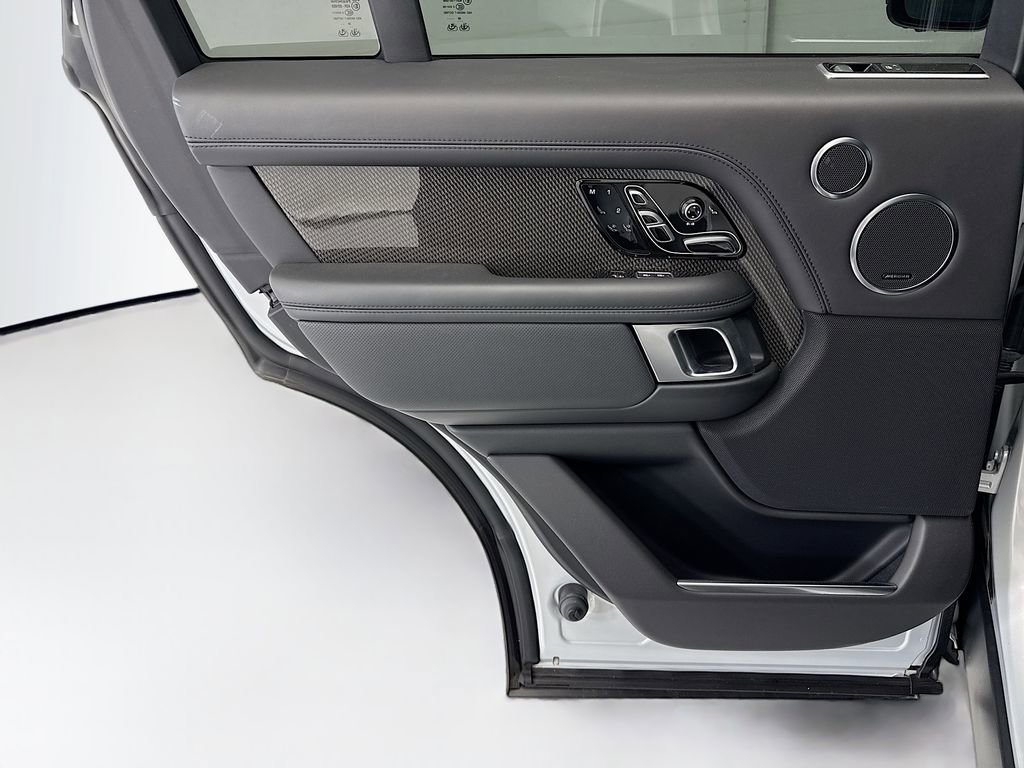 Used 2021 Land Rover Range Rover SV Autobiography Dynamic image 25