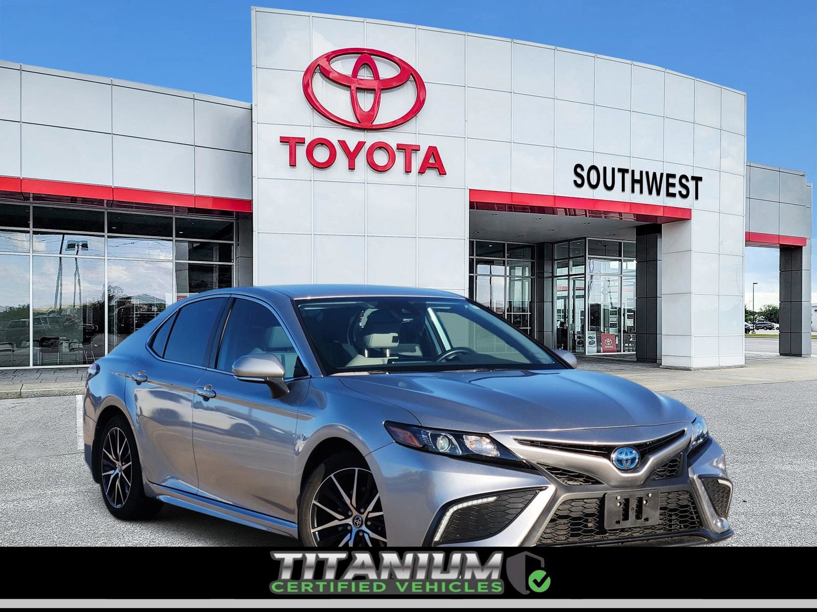 Used 2023 Toyota Camry SE image 1