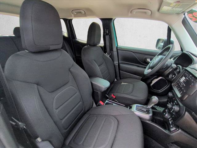 Certified 2022 Jeep Renegade Latitude AWD/4WD image 20