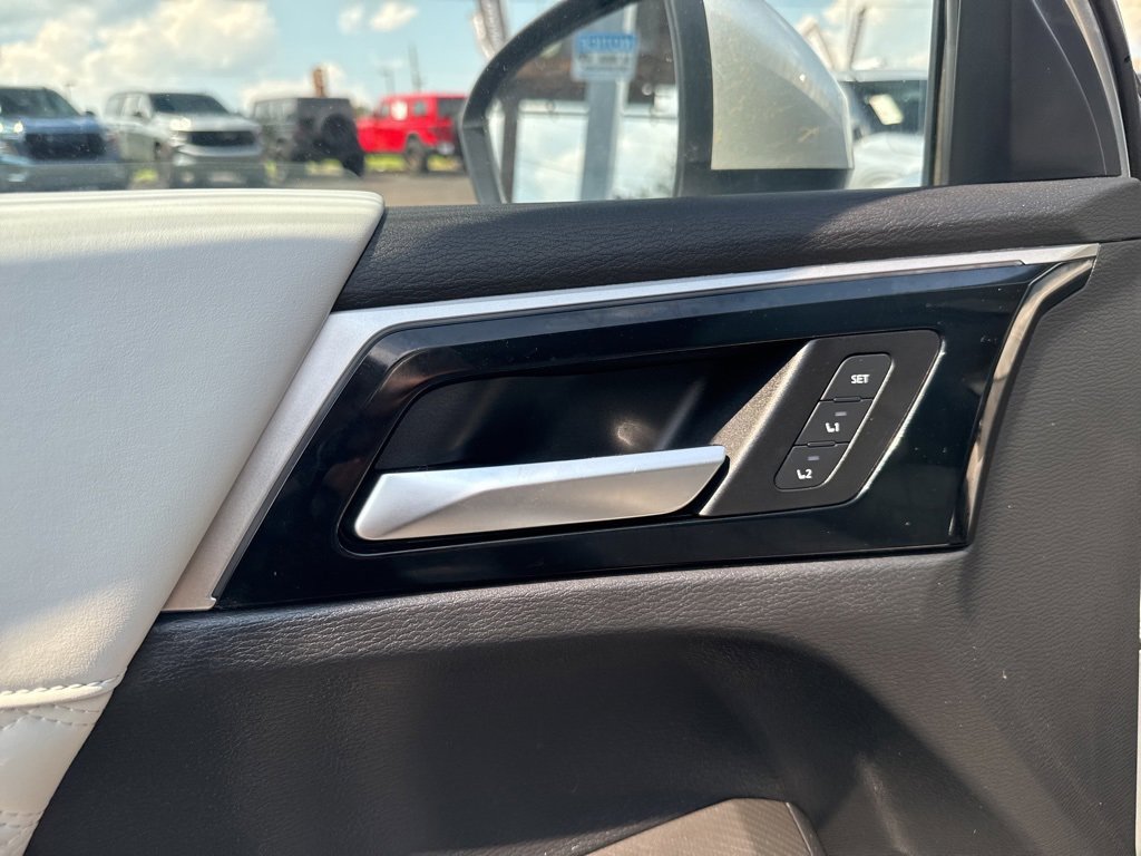 Used 2024 Mitsubishi Outlander SEL image 13