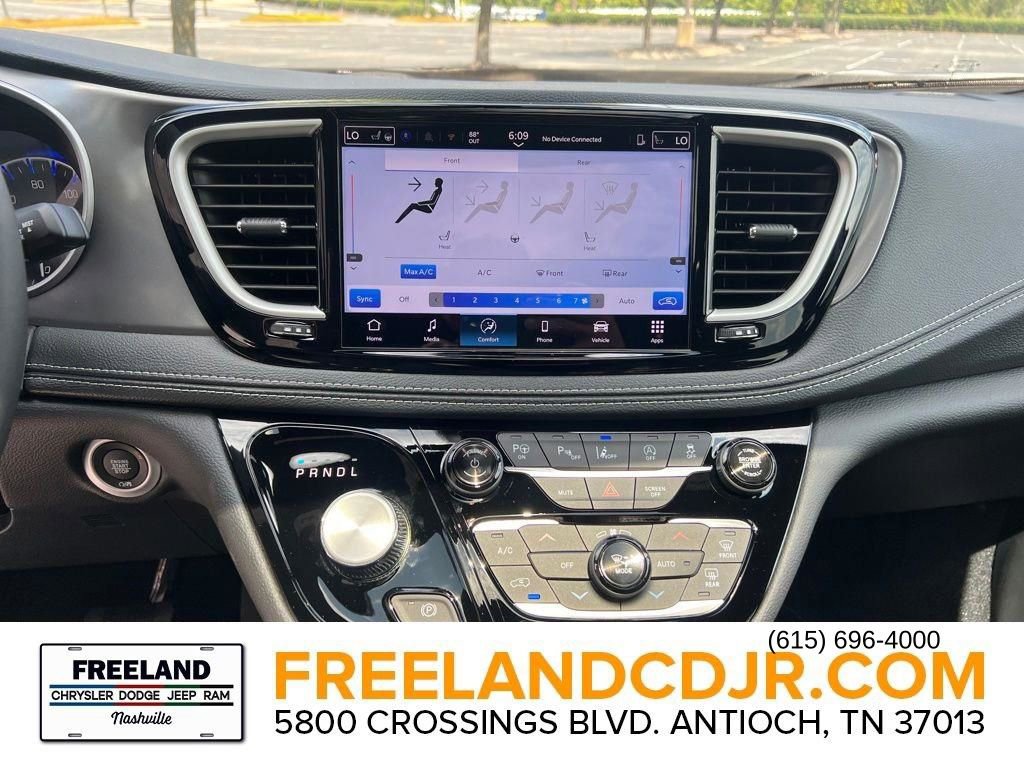 New 2025 Chrysler Pacifica Select image 23