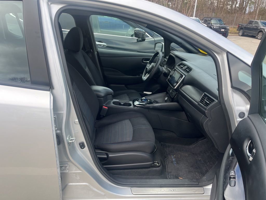 Used 2022 Nissan Leaf SV w/ Protection Package image 5
