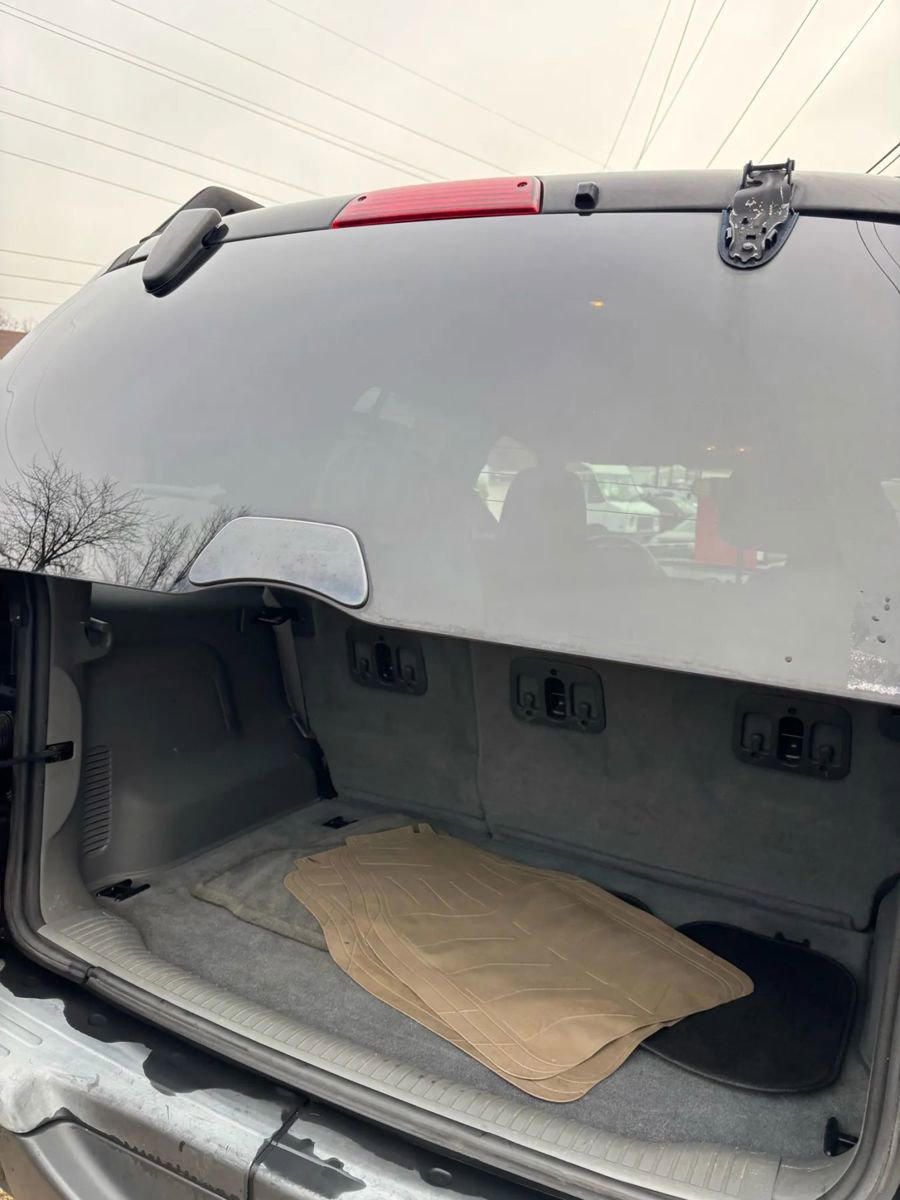 Used 2005 Jeep Liberty Renegade image 44