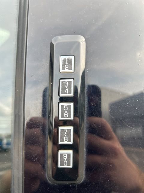 Used 2018 Ford F150 XLT w/ Equipment Group 302A Luxury image 10